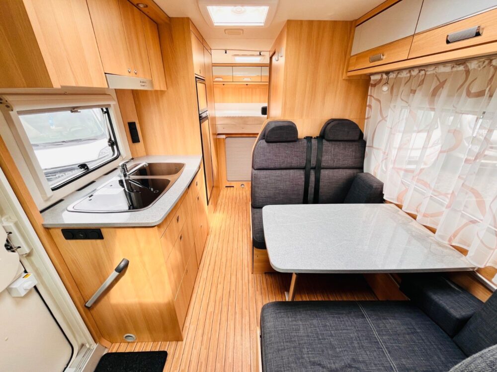 Dethleffs TREND A 6977 – Dwarsbed | Garage | Fietsendrager Dethleffs | Alkoofmodel | Eerste toelating: 02/2014 | 85.300 km | 6 slaapplaatsen | Toegestaan totaalgewicht: 3.499 kg - Afbeelding 8