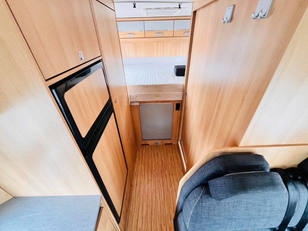 Dethleffs TREND A 6977 – Dwarsbed | Garage | Fietsendrager Dethleffs | Alkoofmodel | Eerste toelating: 02/2014 | 85.300 km | 6 slaapplaatsen | Toegestaan totaalgewicht: 3.499 kg - Afbeelding 9