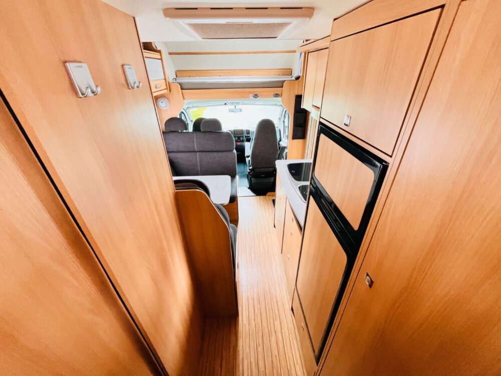 Dethleffs TREND A 6977 – Dwarsbed | Garage | Fietsendrager Dethleffs | Alkoofmodel | Eerste toelating: 02/2014 | 85.300 km | 6 slaapplaatsen | Toegestaan totaalgewicht: 3.499 kg - Afbeelding 12