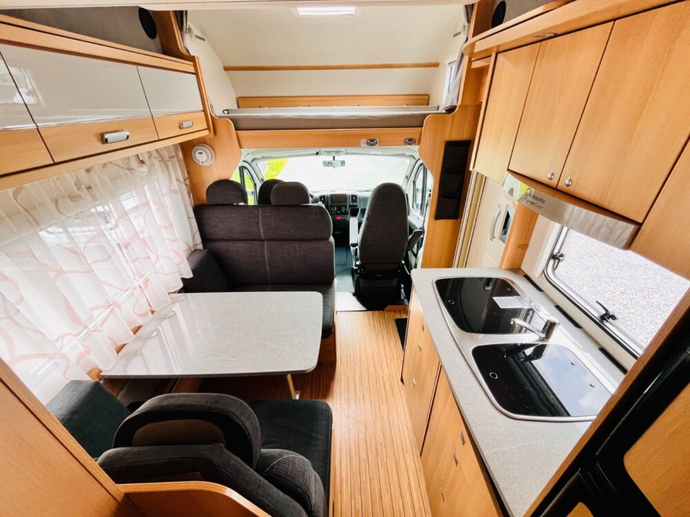 Dethleffs TREND A 6977 – Dwarsbed | Garage | Fietsendrager Dethleffs | Alkoofmodel | Eerste toelating: 02/2014 | 85.300 km | 6 slaapplaatsen | Toegestaan totaalgewicht: 3.499 kg - Afbeelding 13