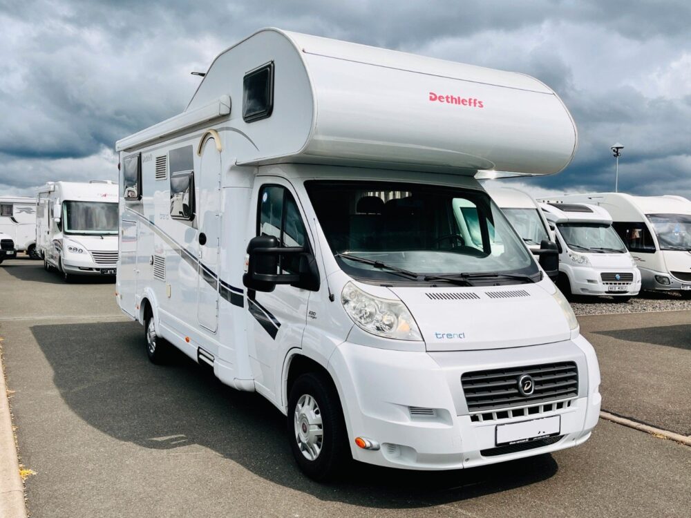 Dethleffs TREND A 6977 – Dwarsbed | Garage | Fietsendrager Dethleffs | Alkoofmodel | Eerste toelating: 02/2014 | 85.300 km | 6 slaapplaatsen | Toegestaan totaalgewicht: 3.499 kg - Afbeelding 2