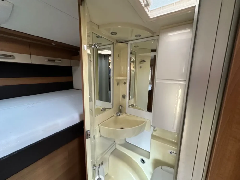 Knaus Van TI 550 MD – Slechts 5,99 m, Handgeschakeld | Slaapplaatsen: 4 | Eerste registratie: 02/2013 | 179.000 km | Vermogen: 148 pk | Totaalgewicht: 3.500 kg - Afbeelding 48