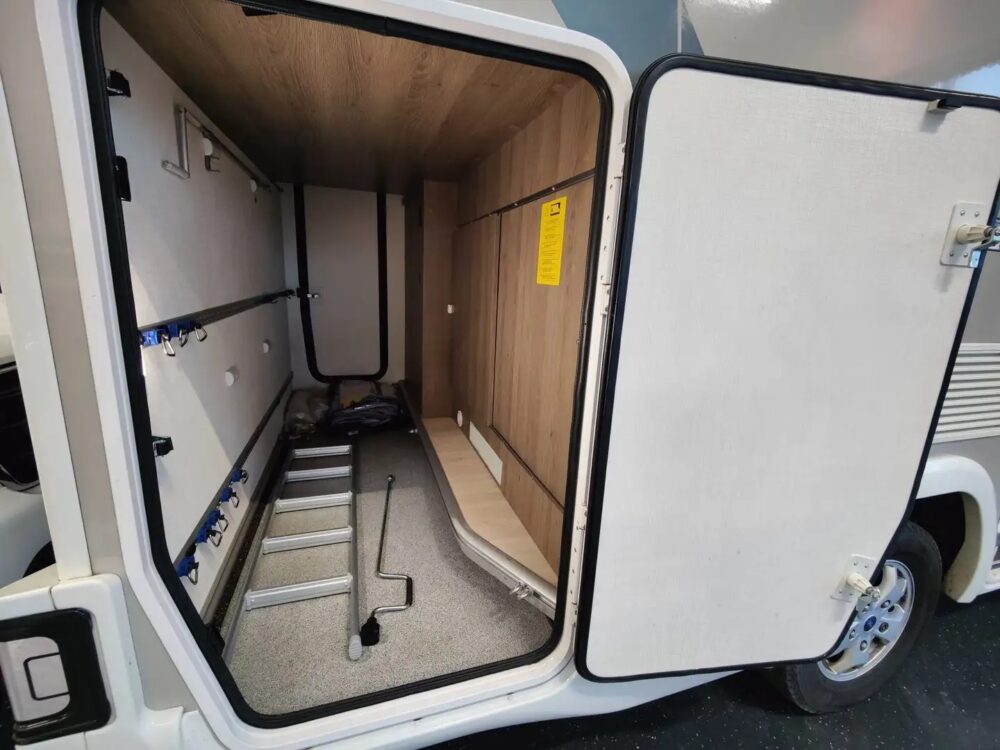 Chausson 640 titanium – Slechts 6,99 m, automaat | Slaapplaatsen: 4 | Eerste registratie: 06/2019 | 46.000 km | Vermogen: 170 pk | Totaalgewicht: 3.500 kg - Afbeelding 5