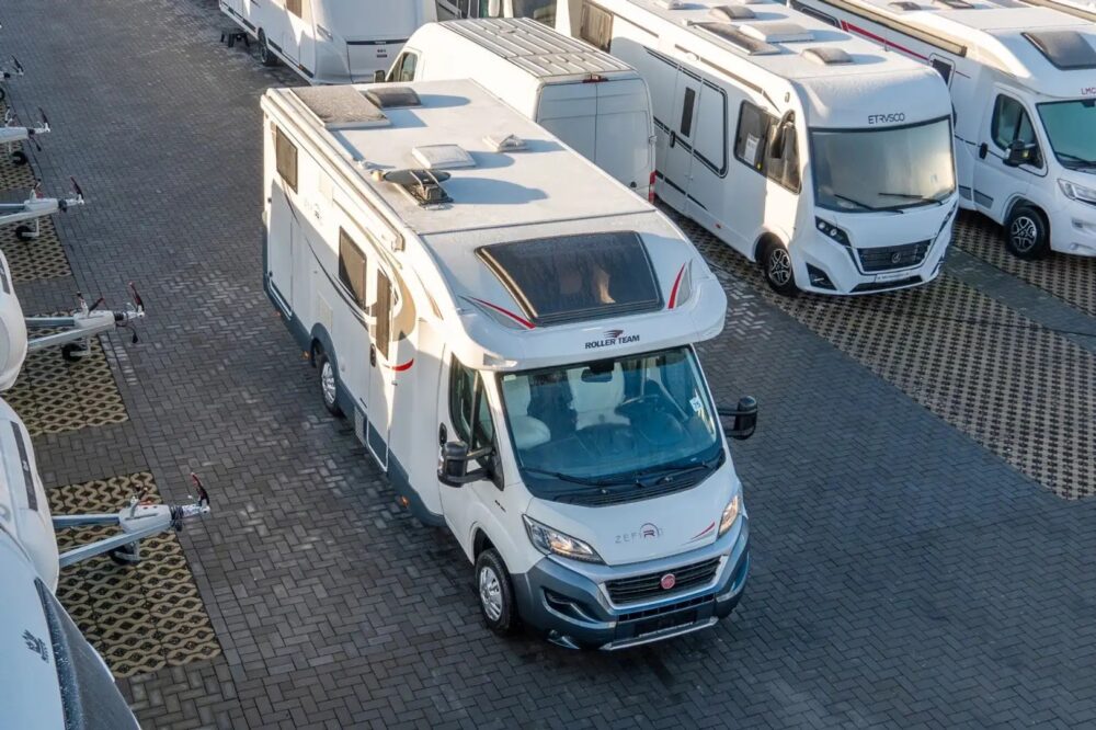 Roller Team Zefiro 285 TL – Slechts 6,99 m, Handgeschakeld | Slaapplaatsen: 4 | Eerste registratie: 03/2019 | 36.299 km | Vermogen: 131 pk | Totaalgewicht: 3.500 kg - Afbeelding 6
