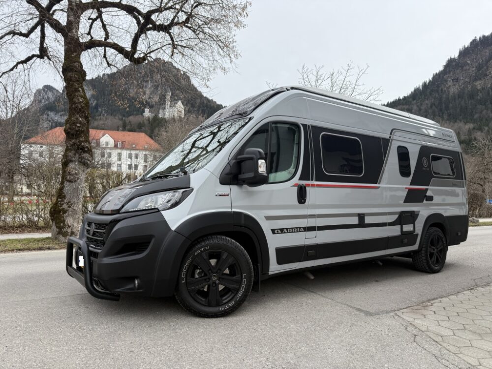 ADRIA TWIN 640 SGX – Slechts 6,39 m, automaat | Aantal slagen: 4 | Laatste registratie: 01/2024 | 15.000 km | Vermogen: 180 pk | Totaalgewicht: 3.500 kg - Afbeelding 6
