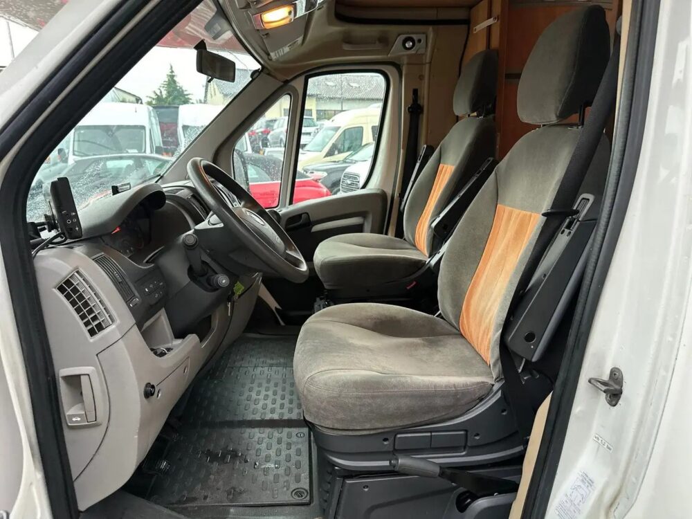 Eura Mobil Tarrestra Contura Activa 112 – Slechts 6,32 m, handgeschakeld | Slaapplaatsen: 2 | Eerste registratie: 03/2009 | 148.000 km | Vermogen: 158 pk | Totaalgewicht: 3.500 kg - Afbeelding 6