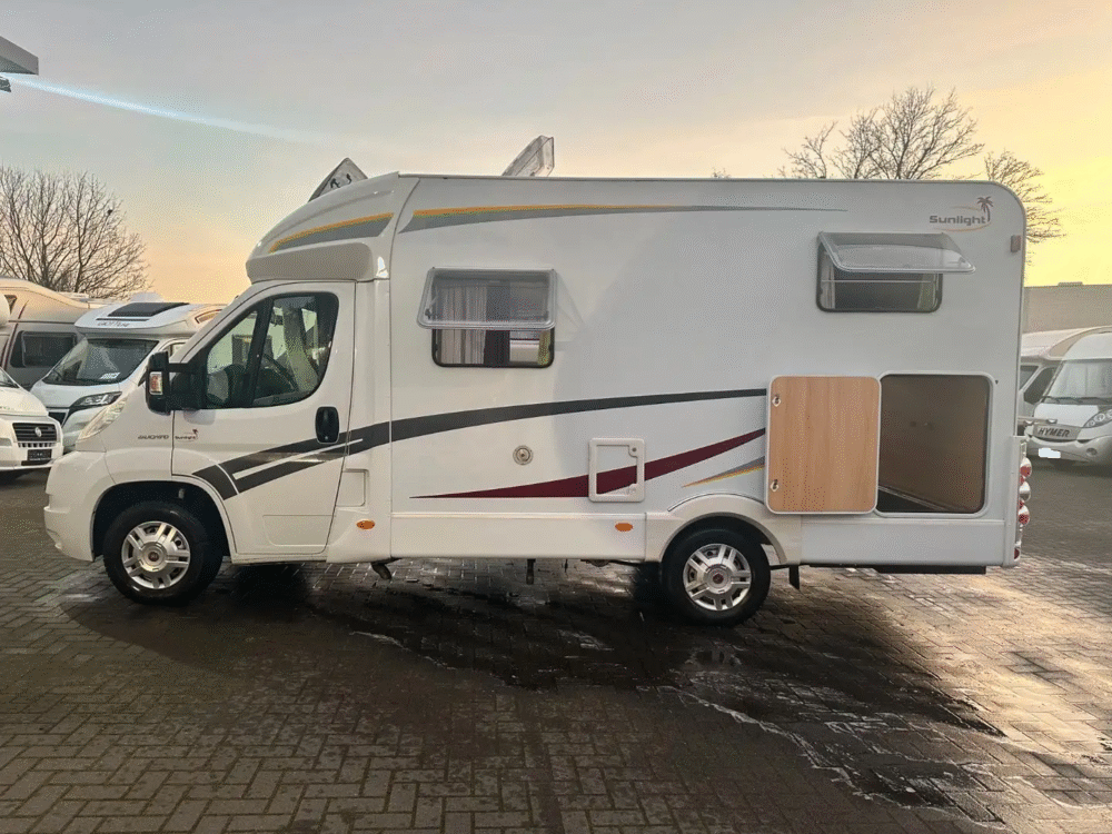 Sunlight T57 – Slechts 6,23 m, Handgeschakeld | Slaapplaatsen: 4 | Eerste registratie: 05/2011 | 76.000 km | Vermogen: 131 pk | Totaalgewicht: 3.500 kg - Afbeelding 6