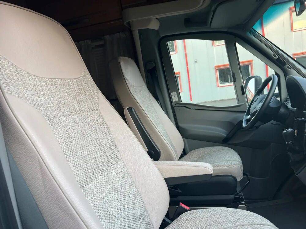 Hymer/Eriba MLT 580 Mercedes – Slechts 6,97 m, automaat | Slaapplaatsen: 3 | Eerste registratie: 04/2015 | 56.500 km | Vermogen: 163 pk | Totaalgewicht: 3.500 kg - Afbeelding 6