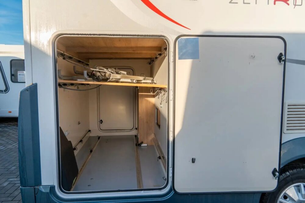 Roller Team Zefiro 285 TL – Slechts 6,99 m, Handgeschakeld | Slaapplaatsen: 4 | Eerste registratie: 03/2019 | 36.299 km | Vermogen: 131 pk | Totaalgewicht: 3.500 kg - Afbeelding 7