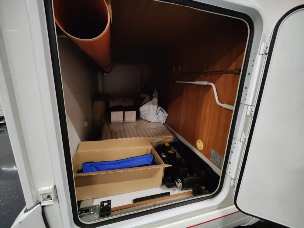 Rimor 97E3 BQ – Slechts 6,83 m, Handgeschakeld | Slaapplaatsen: 4 | Eerste registratie: 07/2013 | 47.000 km | Vermogen: 125 pk | Totaalgewicht: 3.500 kg - Afbeelding 7