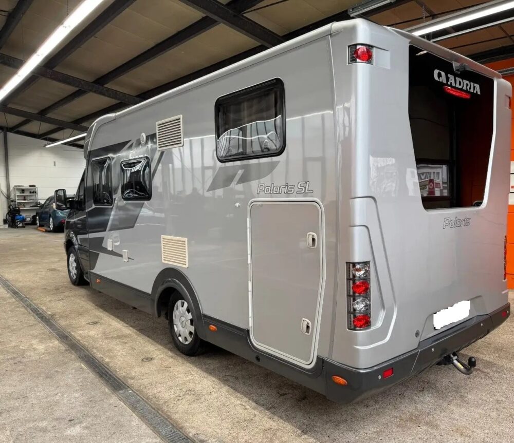 Adria Polaris SL 749 Mercedes Sprinter 319 CDI – Slechts 7,49 m, automaat | Slaapplaatsen: 4 | Eerste registratie: 06/2010 | 59.000 km | Vermogen: 190 pk | Totaalgewicht: 3.500 kg - Afbeelding 7