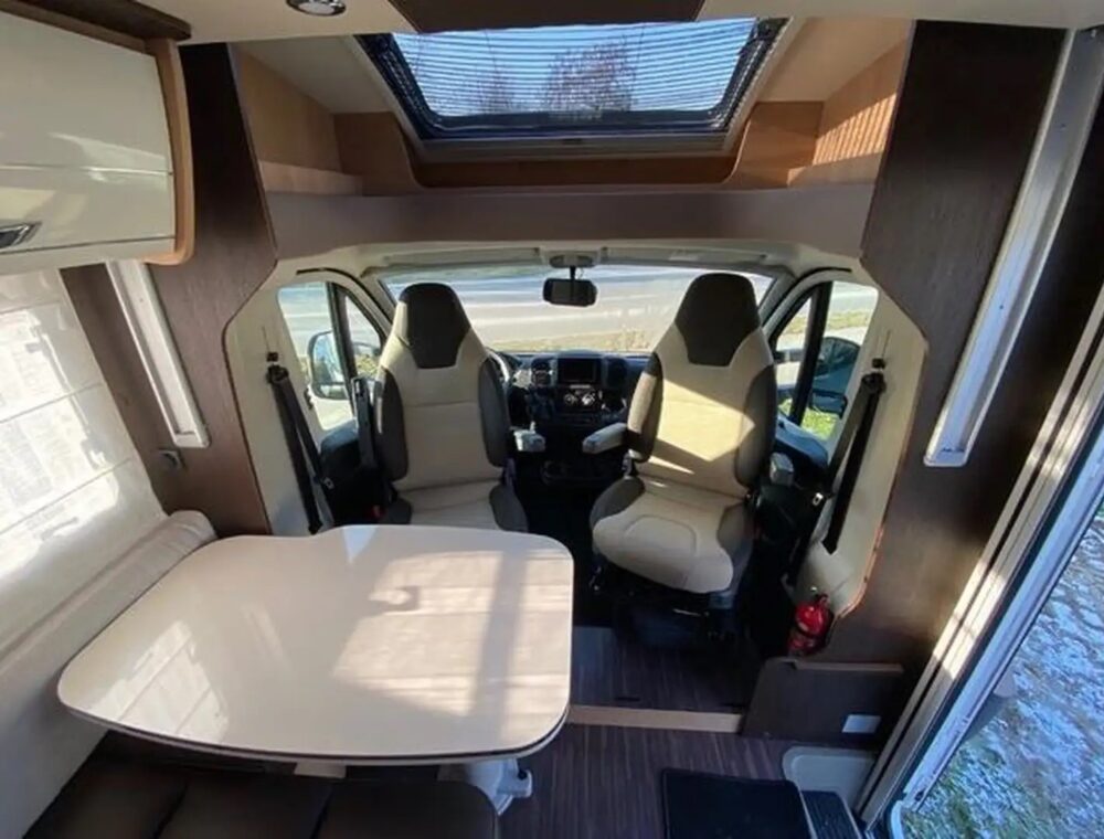 Forster T 599 HB – Slechts 5,99 m, handgeschakeld | Semi-integraal Fiat-chassis | Eerste registratie: 05/2023 | 22.300 km | Vermogen: 140 pk | Totaalgewicht: 3.500 kg - Afbeelding 7