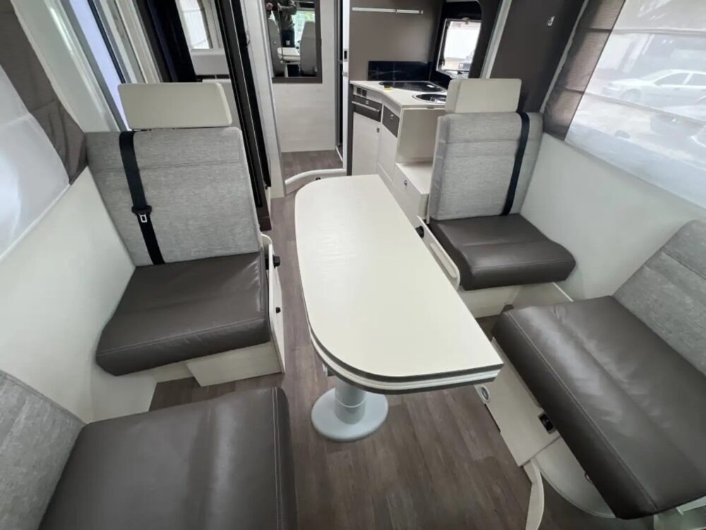 Challenger Mageo 270 – Slechts 6,5 m, Automatische transmissie | Semi-integraal Fiat-chassis | Eerste registratie: 03/2018 | 55.600 km | 4 slaapplaatsen | Maximaal toegestaan ​​gewicht: 3.500 kg - Afbeelding 8