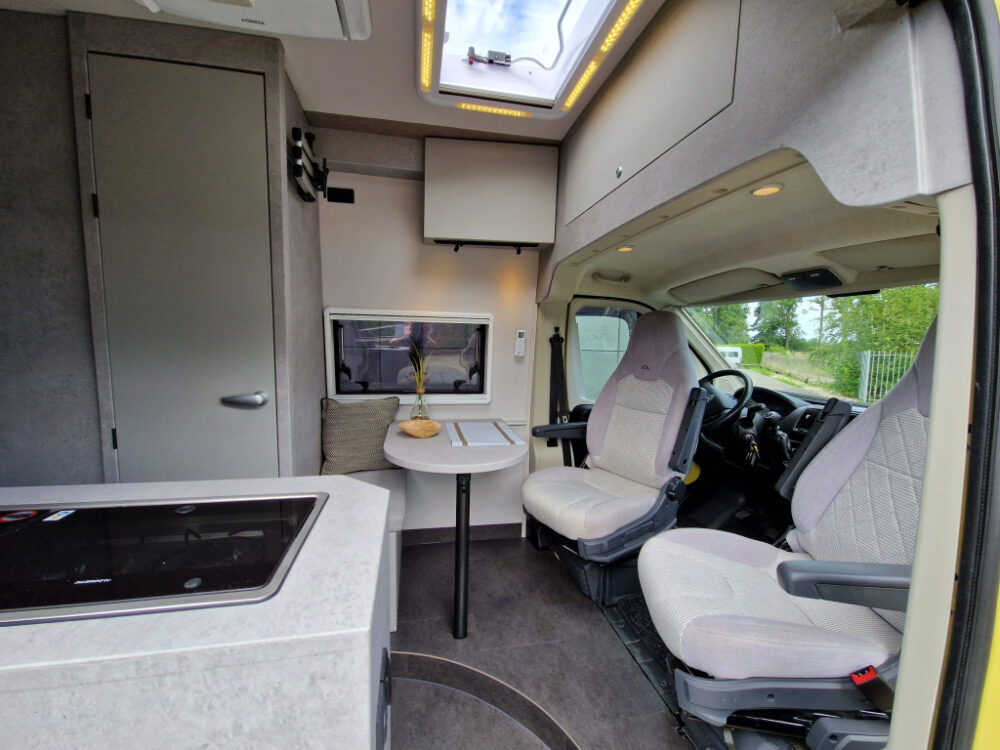 CITROEN JUMPER – Slechts 6,4 m, handgeschakeld | Slaapplaatsen: 2 | Eerste registratie: 02/2019 | 63.970 km | Vermogen: 163 pk | Totaalgewicht: 3.500 kg - Afbeelding 9