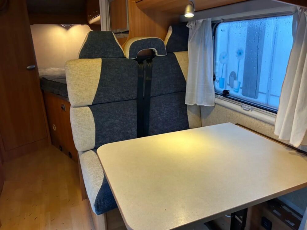 JOINT Z 4080 – Slechts 6,27 m, Handgeschakeld | Slaapplaatsen: 2 | Eerste registratie: 04/2007 | 1165.000 km | Vermogen: 101 pk | Totaalgewicht: 3.500 kg - Afbeelding 9