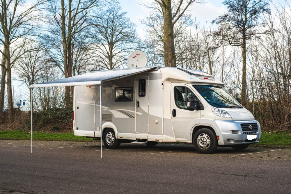 Carthago C Tourer 142 QB – Slechts 6,8 m, automaat | Slaapplaatsen: 2 | Eerste registratie: 02/2013 | 191.500 km | Vermogen: 148 pk | Totaalgewicht: 3.500 kg - Afbeelding 9