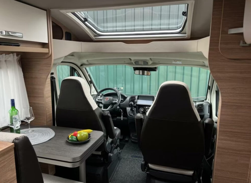 Weinsberg Pepper 600 MEG – Slechts 6,74 m, automaat | Slaapplaatsen: 2 | Eerste registratie: 09/2023 | 9422 km | Vermogen: 140 pk | Totaalgewicht: 3.500 kg - Afbeelding 10