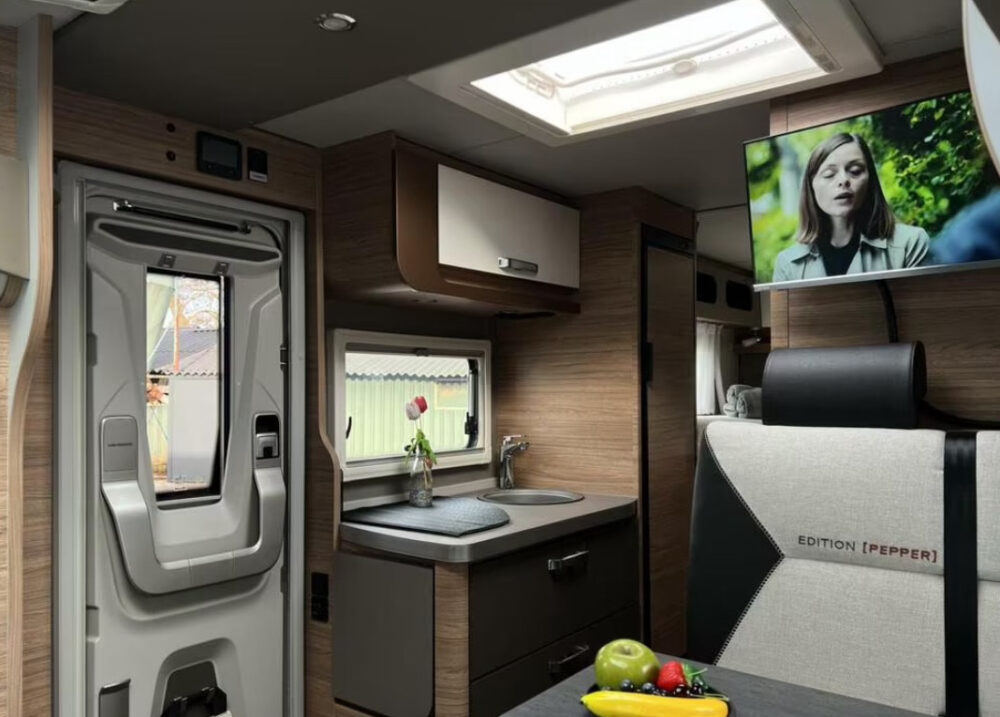 Weinsberg Pepper 600 MEG – Slechts 6,74 m, automaat | Slaapplaatsen: 2 | Eerste registratie: 09/2023 | 9422 km | Vermogen: 140 pk | Totaalgewicht: 3.500 kg - Afbeelding 16